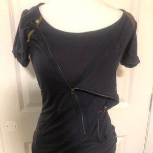 Women's Fitted T-shirt with Zipper Detail